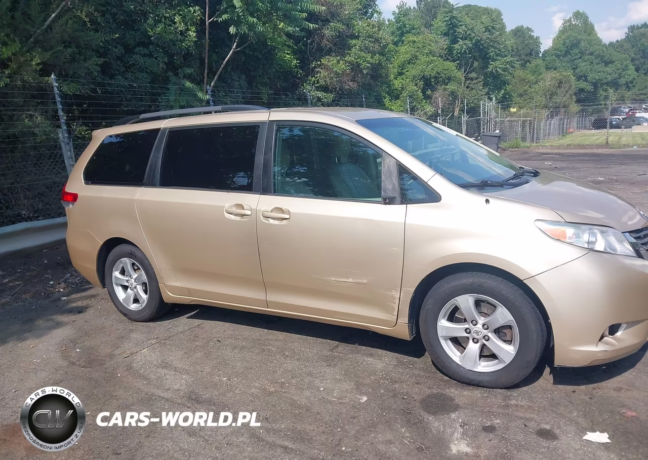 2011 Toyota Sienna Le V6 VIN:5TDKK3DC5BS102645 - 13