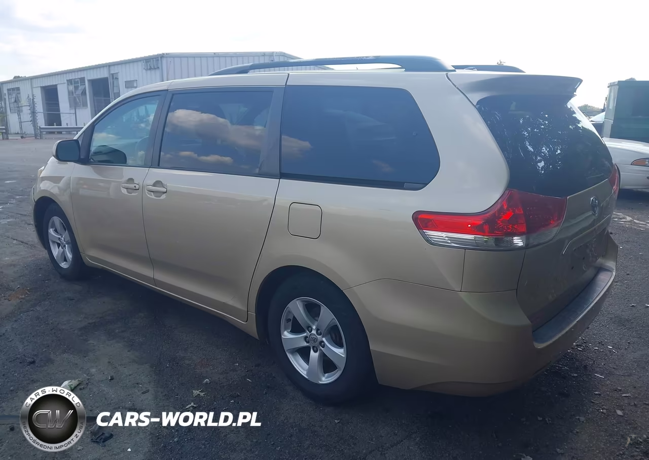 2011 Toyota Sienna Le V6 VIN:5TDKK3DC5BS102645 - 3