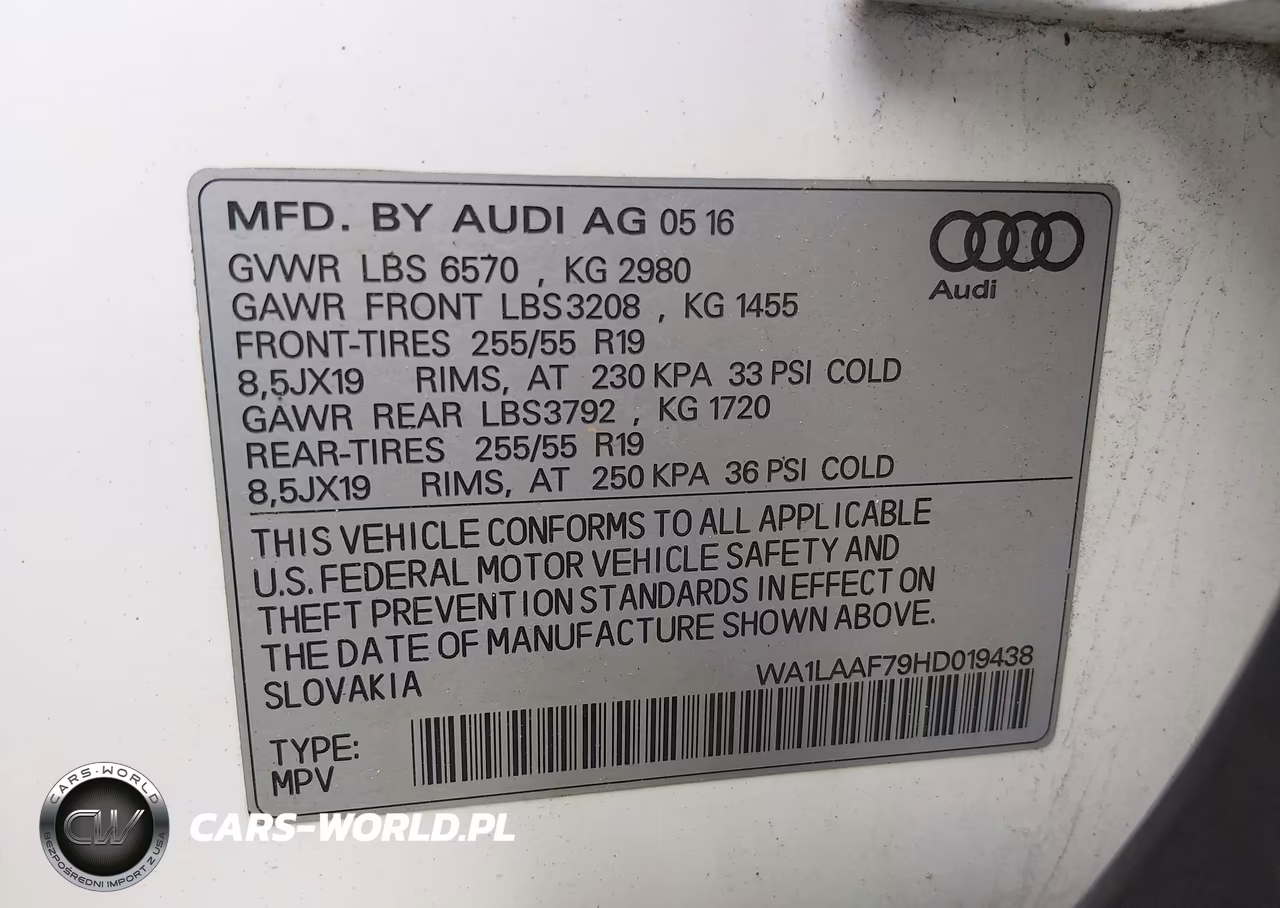 2017 Audi Q7 3.0T Premium VIN:WA1LAAF79HD019438 - 9