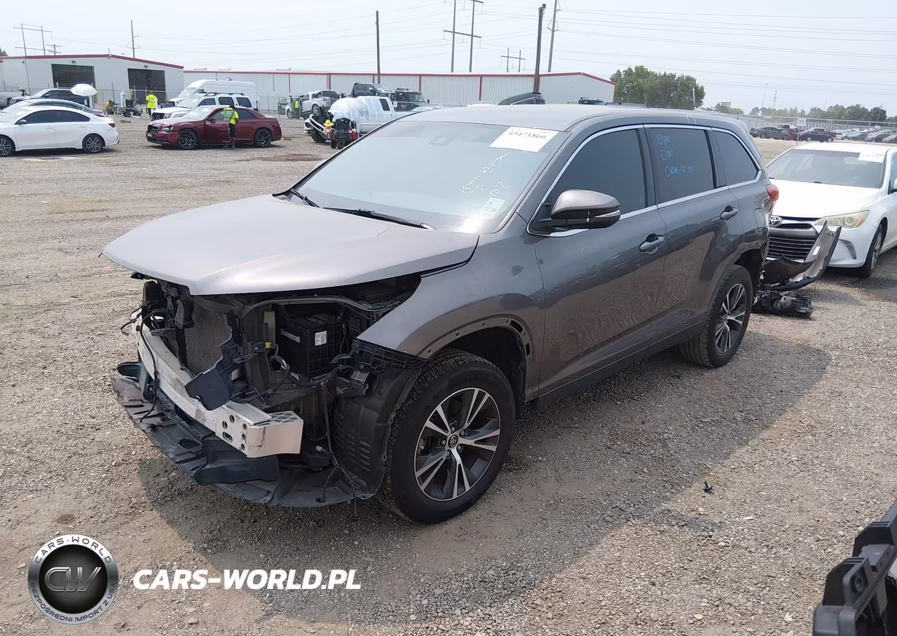 2019 Toyota Highlander Le VIN:5TDZARFH0KS057403 - 2