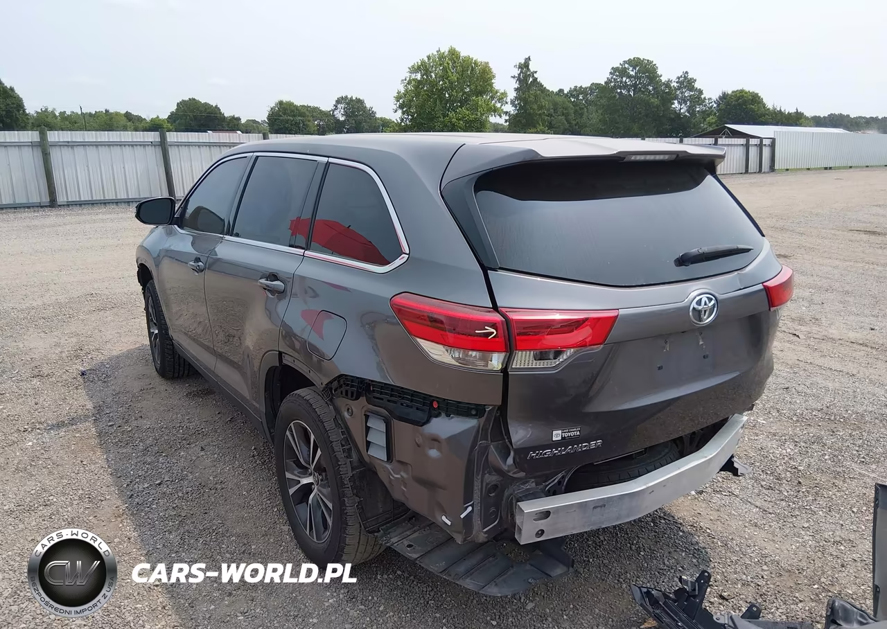 2019 Toyota Highlander Le VIN:5TDZARFH0KS057403 - 3