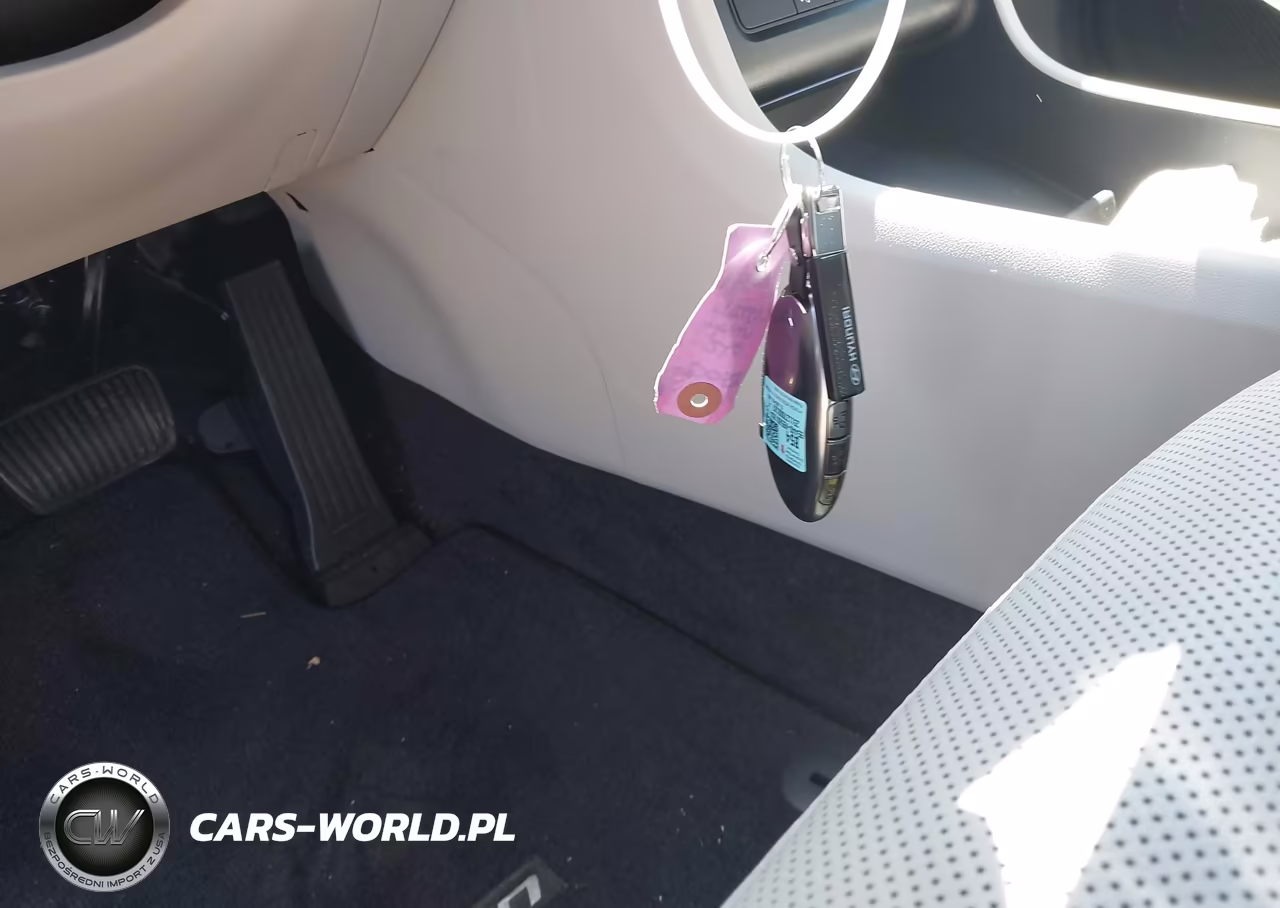 2026 Hyundai Tucson Hybrid Limited VIN:KM8JEDD1XTU447699 - 11