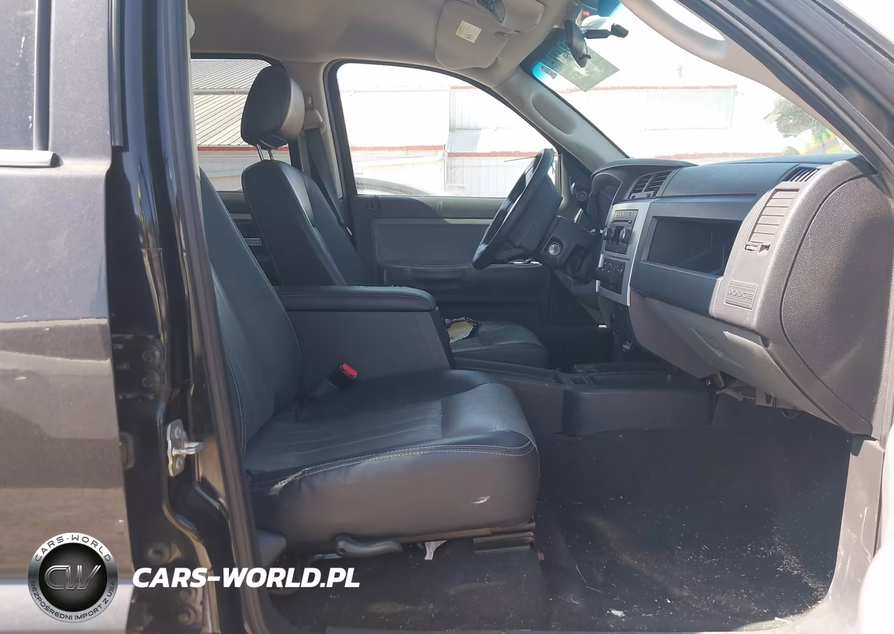 2008 Dodge Dakota Laramie VIN:1D7HW58N58S593570 - 5