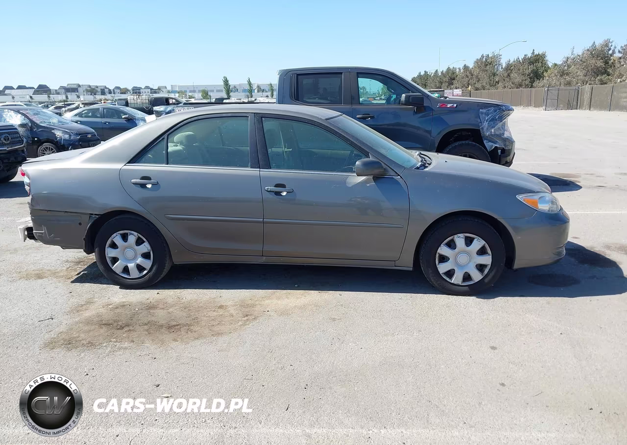 2004 Toyota Camry Le VIN:4T1BE32K74U797514 - 13