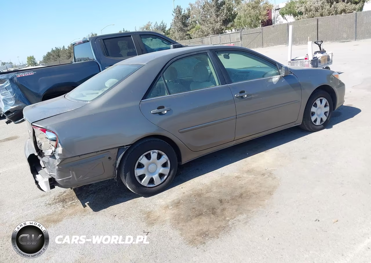 2004 Toyota Camry Le VIN:4T1BE32K74U797514 - 4