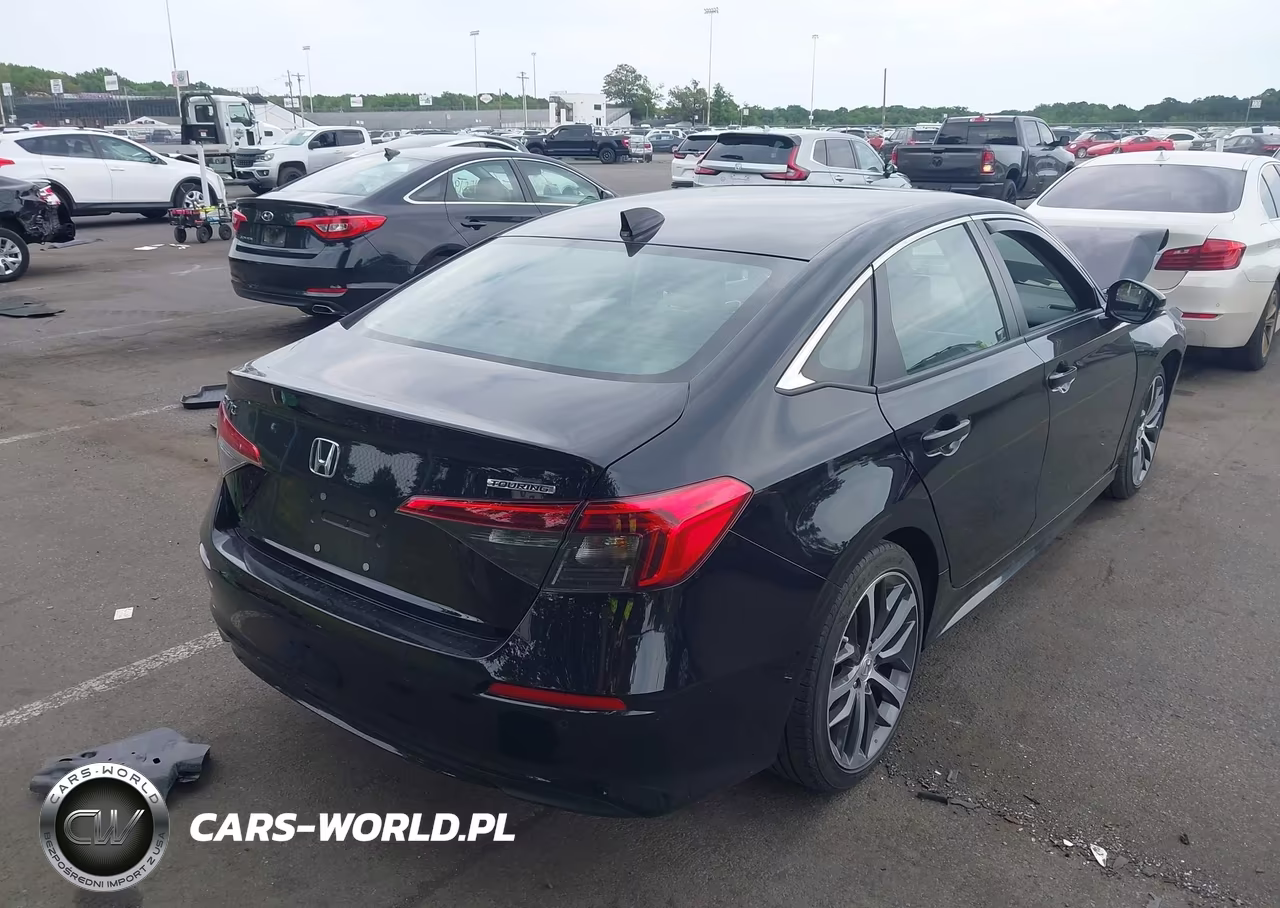2024 Honda Civic Touring VIN:2HGFE1F96RH315743 - 4
