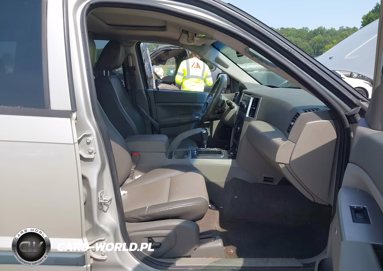 2008 Jeep Grand Cherokee Laredo VIN:1J8GR48K28C200589 - 5