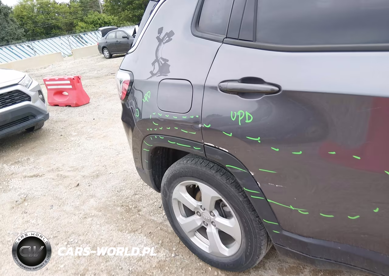 2018 Jeep Compass Latitude Fwd VIN:3C4NJCBB5JT186707 - 18