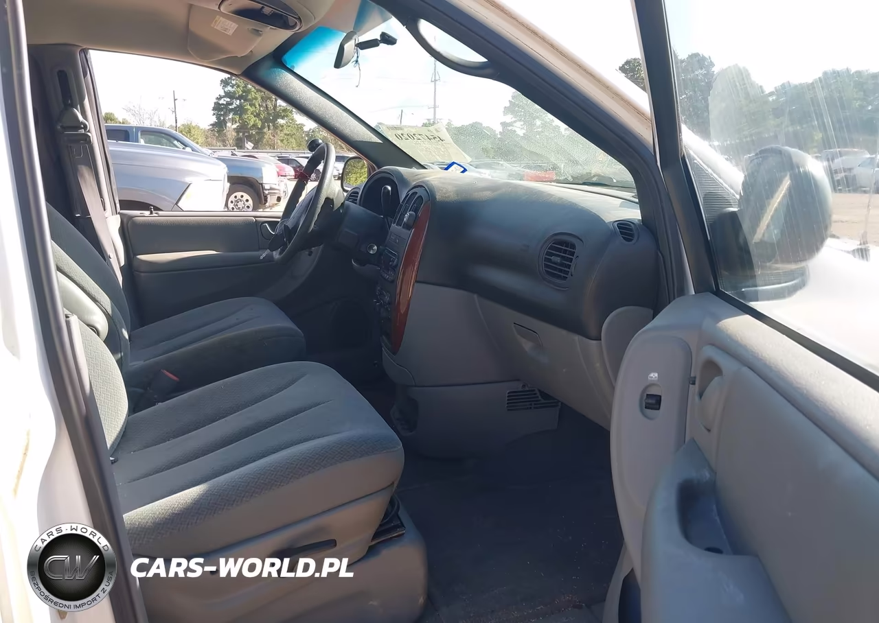 2005 Chrysler Town & Country Lx VIN:2C4GP44R35R114372 - 5