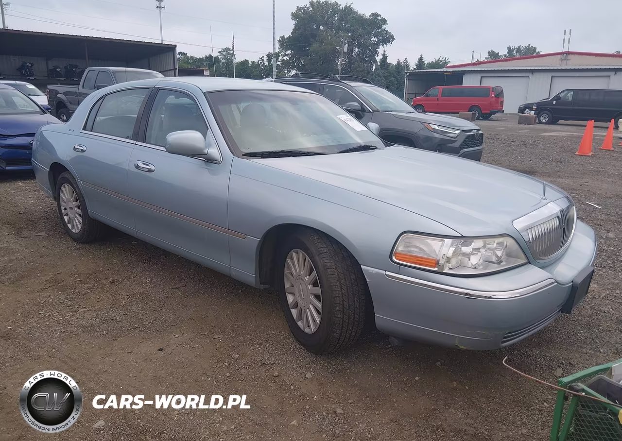 2005 Lincoln Town Car Signature