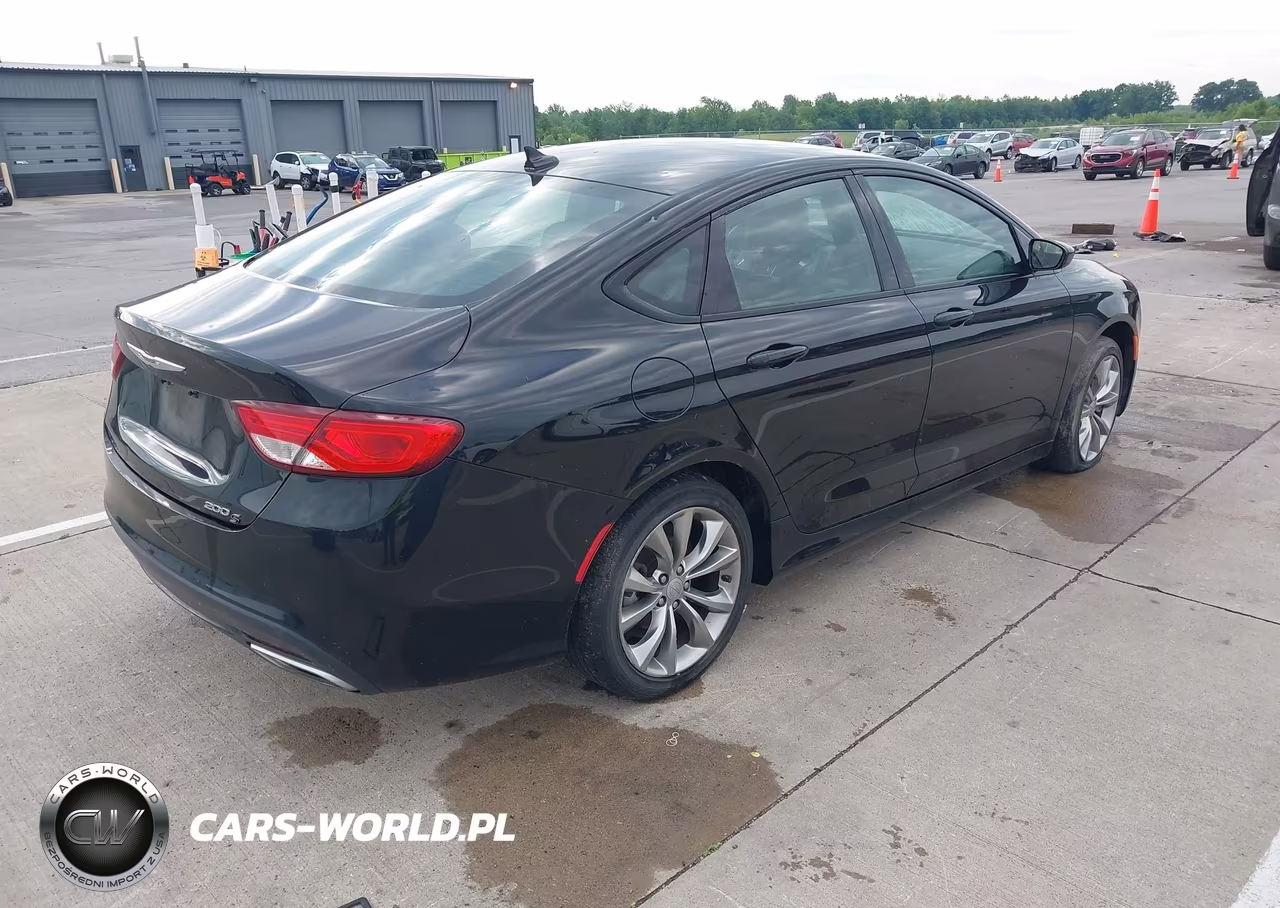 2015 Chrysler 200 S VIN:1C3CCCBG3FN581140 - 4