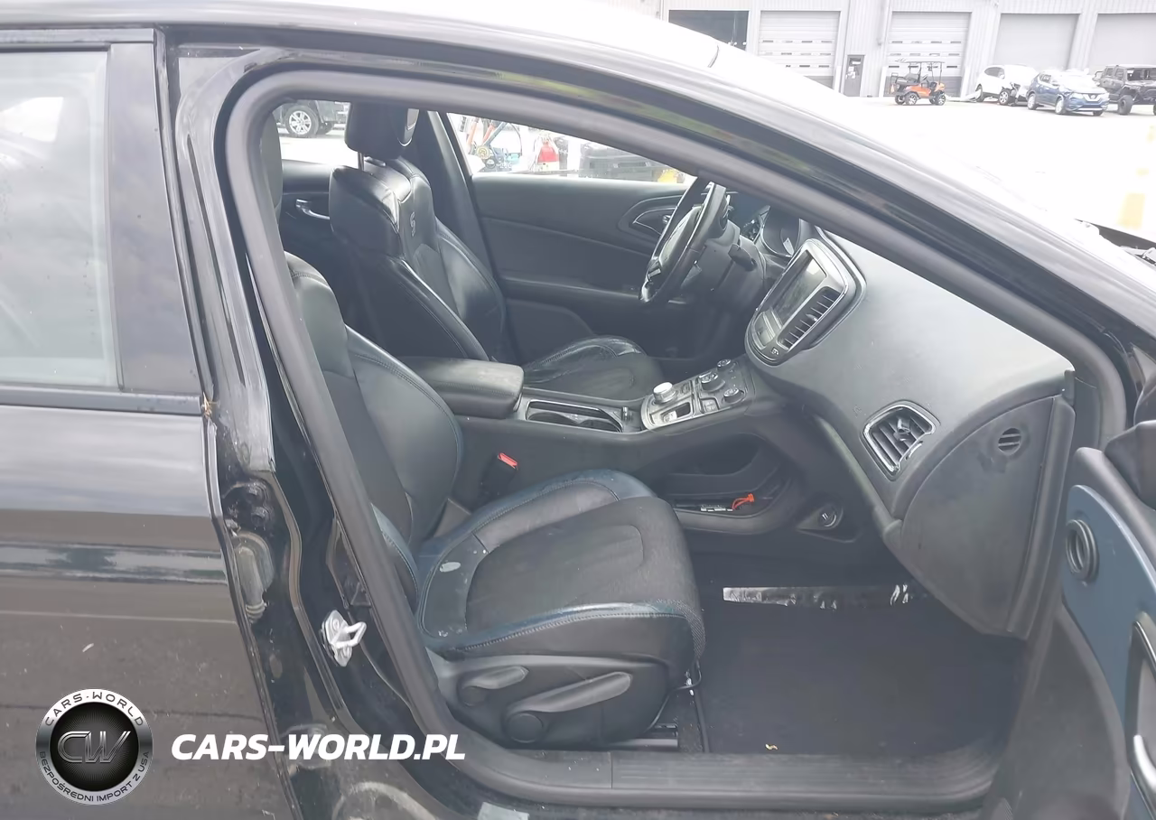 2015 Chrysler 200 S VIN:1C3CCCBG3FN581140 - 5