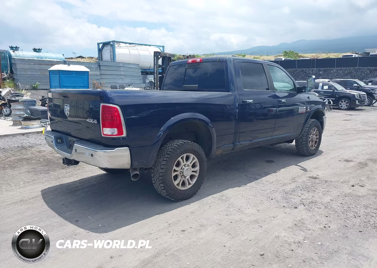 2015 Ram 2500 Laramie VIN:3C6UR5FL4FG566194 - 4