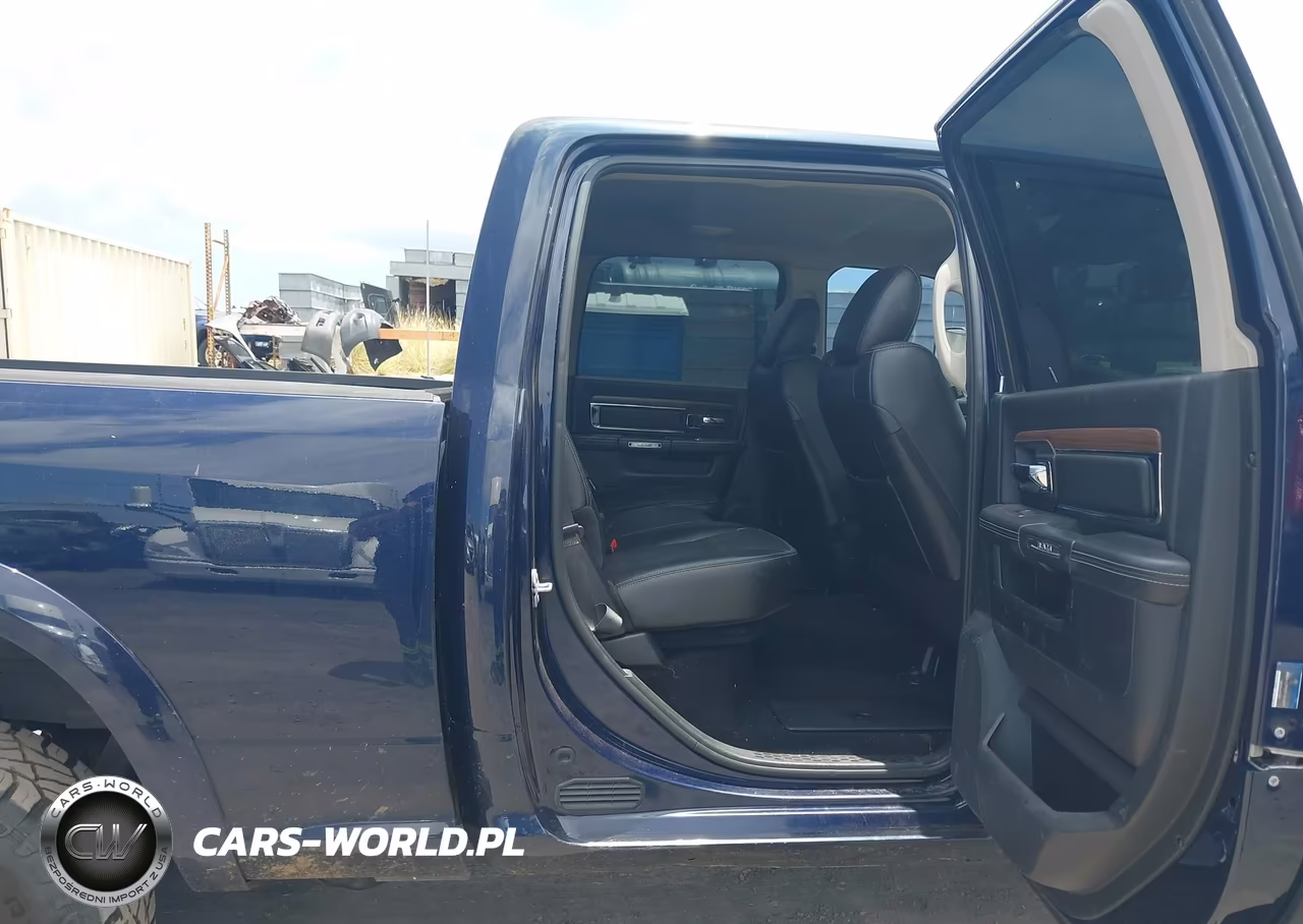 2015 Ram 2500 Laramie VIN:3C6UR5FL4FG566194 - 8