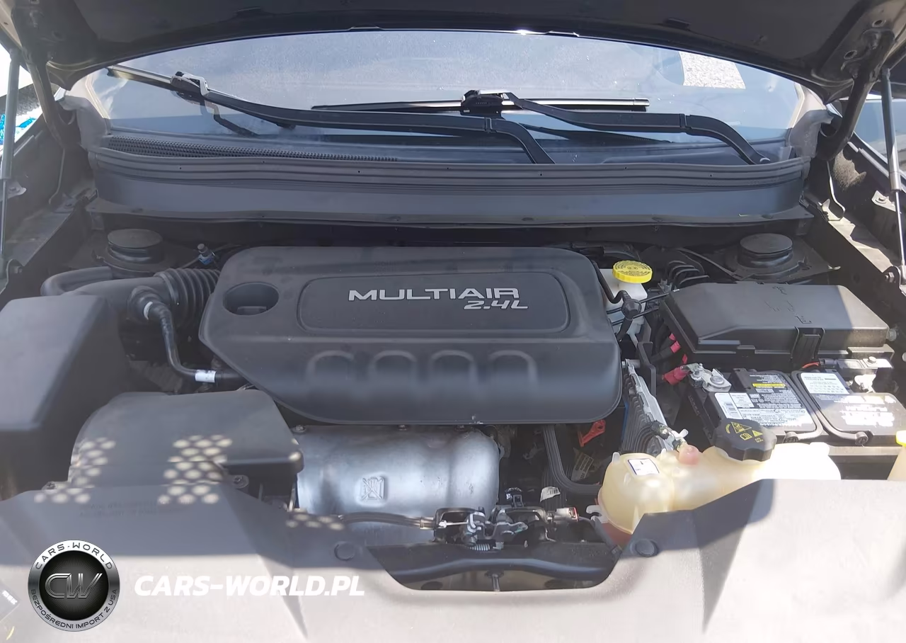 2019 Jeep Cherokee Latitude Plus 4X4 VIN:1C4PJMLBXKD199196 - 10