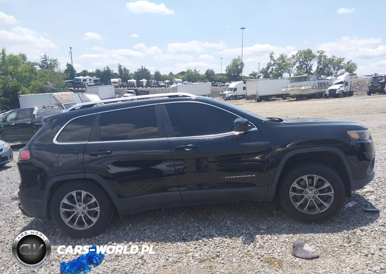 2019 Jeep Cherokee Latitude Plus 4X4 VIN:1C4PJMLBXKD199196 - 14