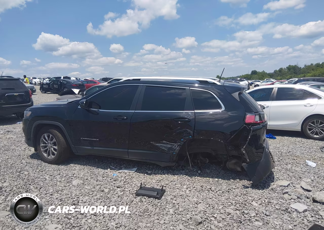 2019 Jeep Cherokee Latitude Plus 4X4 VIN:1C4PJMLBXKD199196 - 15