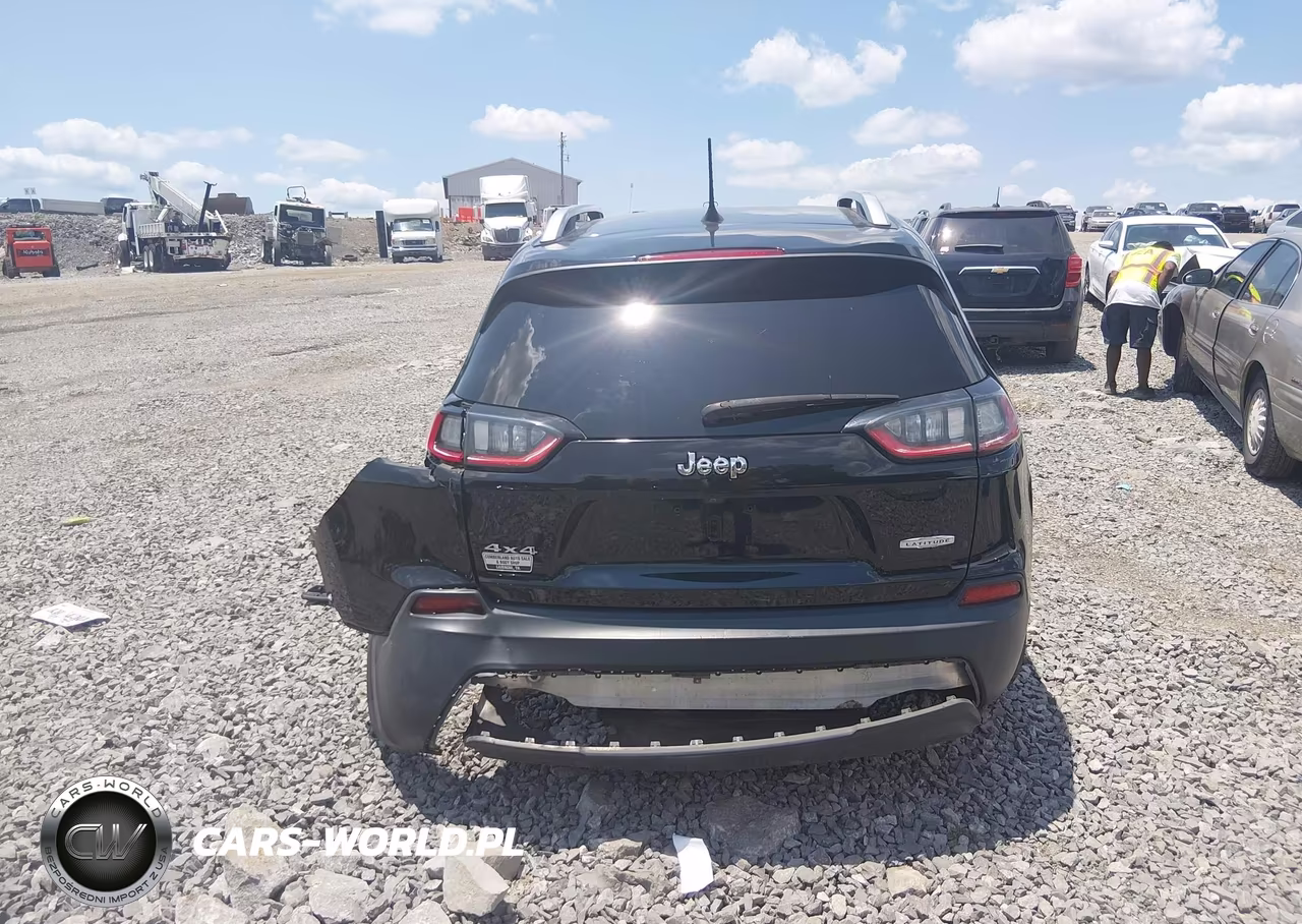 2019 Jeep Cherokee Latitude Plus 4X4 VIN:1C4PJMLBXKD199196 - 17