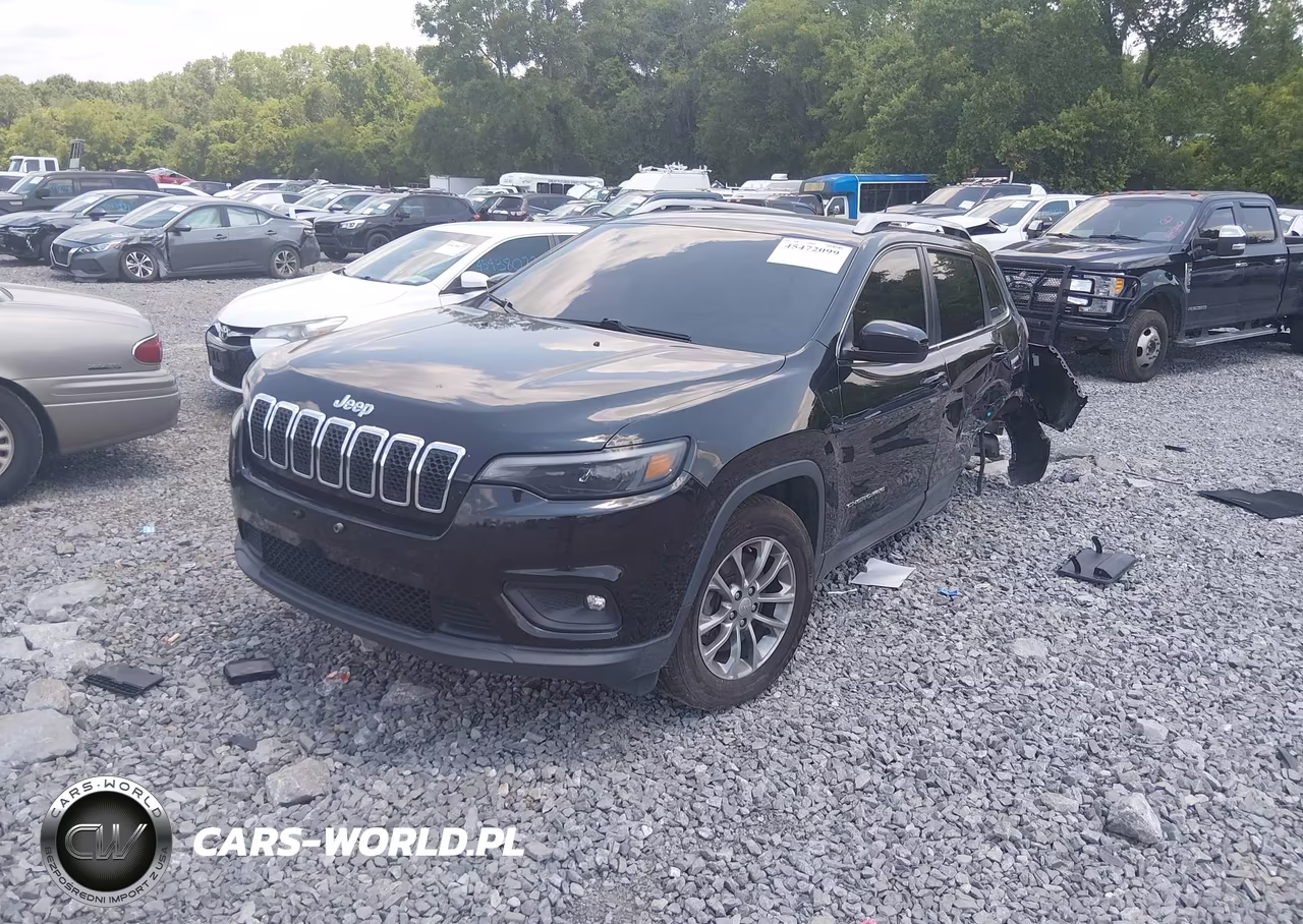 2019 Jeep Cherokee Latitude Plus 4X4 VIN:1C4PJMLBXKD199196 - 2