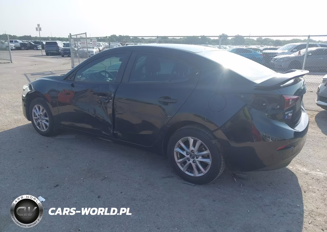 2018 Mazda Mazda3 Sport VIN:3MZBN1U70JM194192 - 3