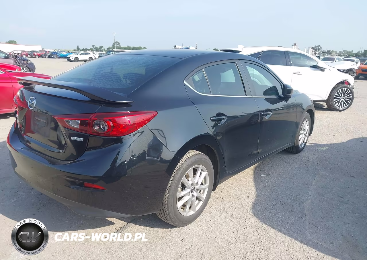 2018 Mazda Mazda3 Sport VIN:3MZBN1U70JM194192 - 4