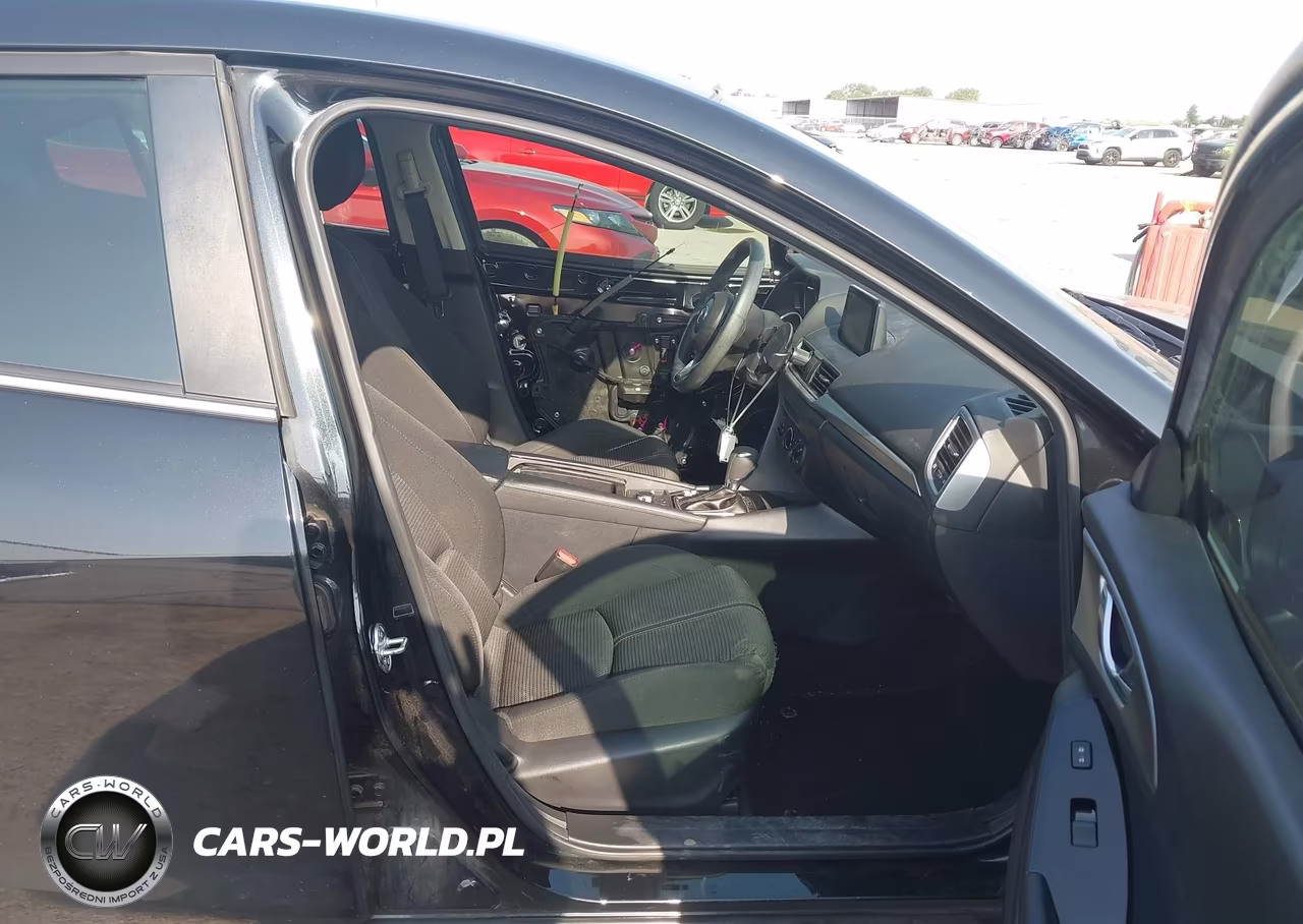 2018 Mazda Mazda3 Sport VIN:3MZBN1U70JM194192 - 5
