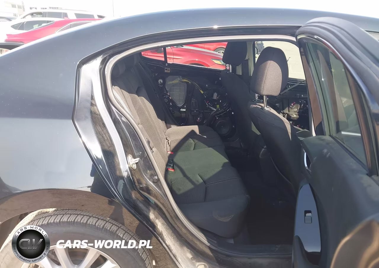 2018 Mazda Mazda3 Sport VIN:3MZBN1U70JM194192 - 8