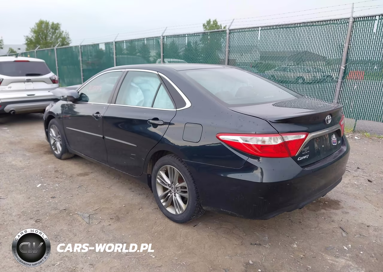 2015 Toyota Camry Se VIN:4T1BF1FK5FU083346 - 3