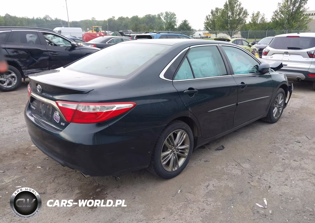 2015 Toyota Camry Se VIN:4T1BF1FK5FU083346 - 4
