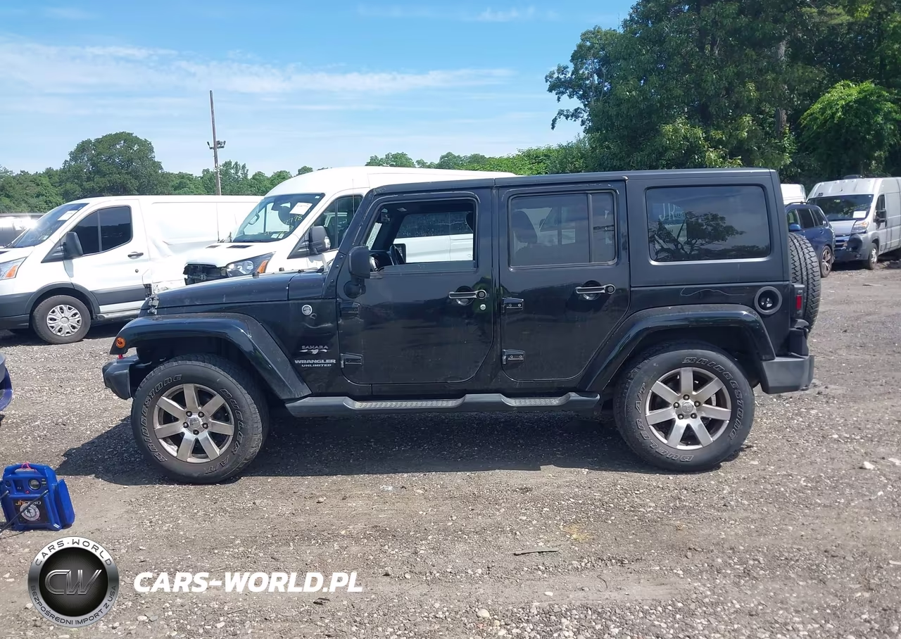 2016 Jeep Wrangler Unlimited Sahara VIN:1C4BJWEGXGL198545 - 14