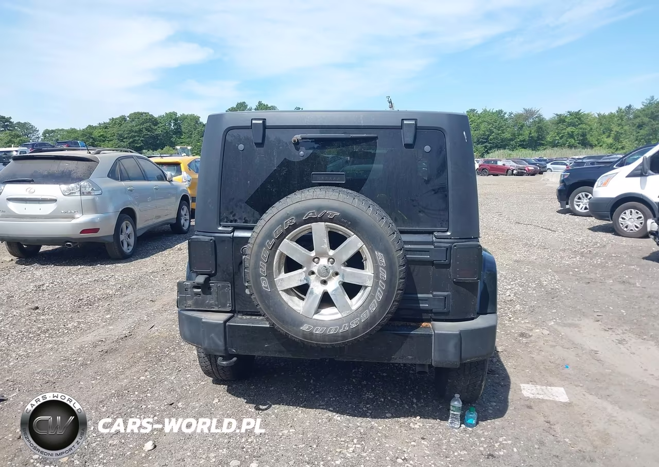 2016 Jeep Wrangler Unlimited Sahara VIN:1C4BJWEGXGL198545 - 16