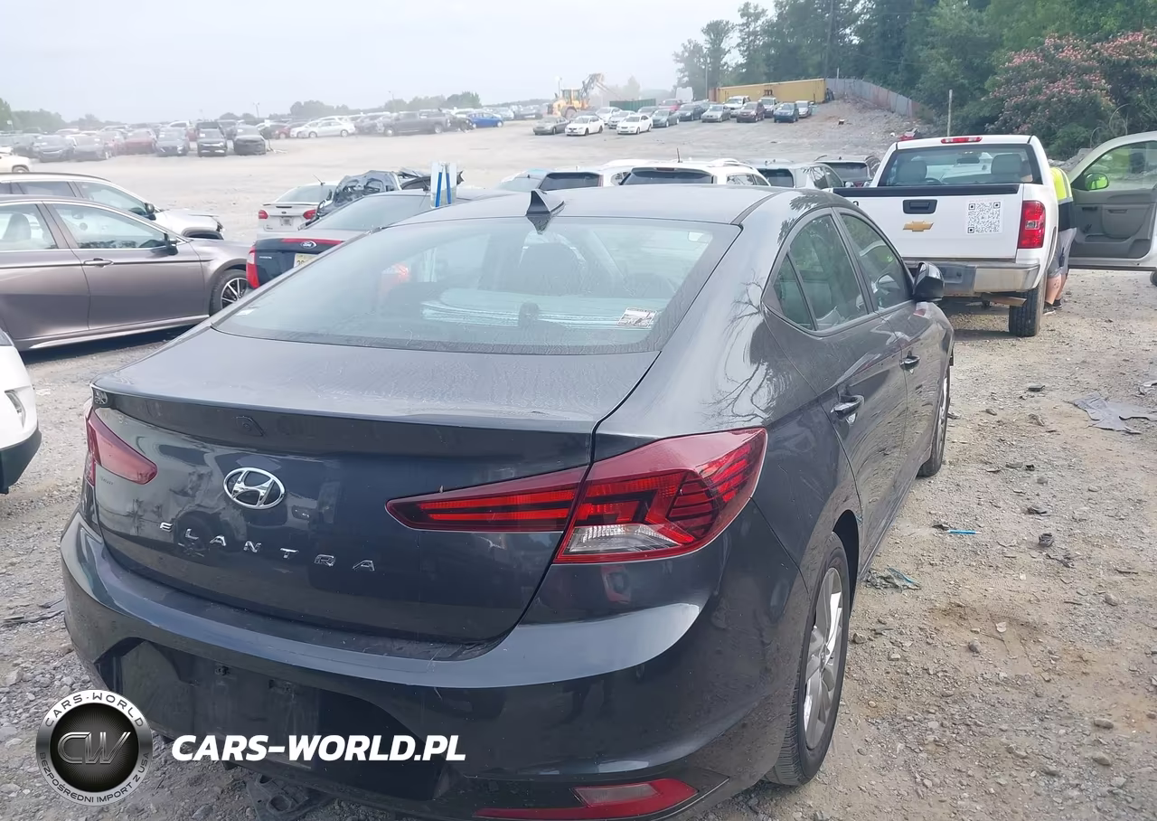 2020 Hyundai Elantra Sel VIN:5NPD84LF3LH592891 - 4