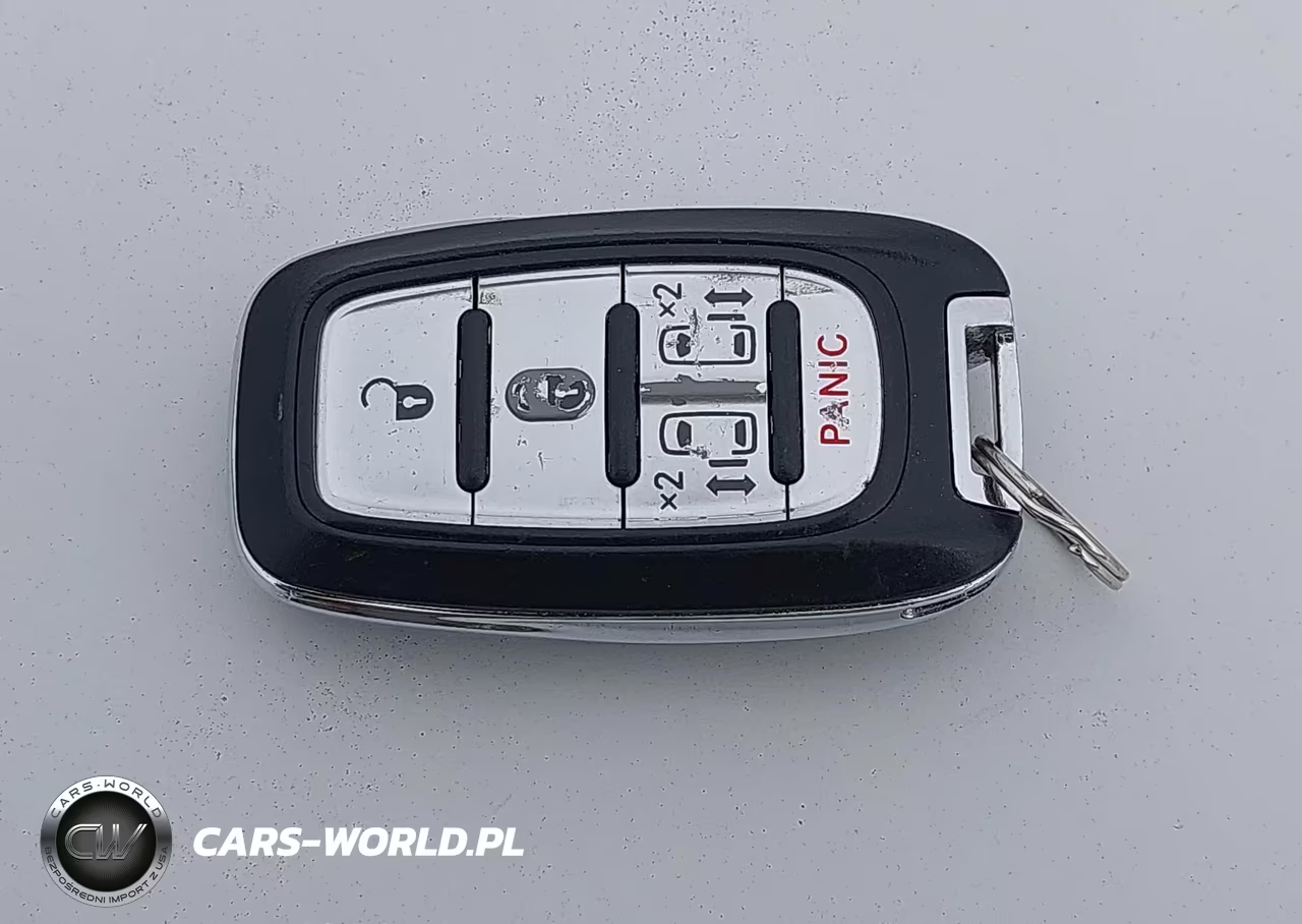 2018 Chrysler Pacifica Hybrid Touring Plus VIN:2C4RC1H79JR236546 - 11