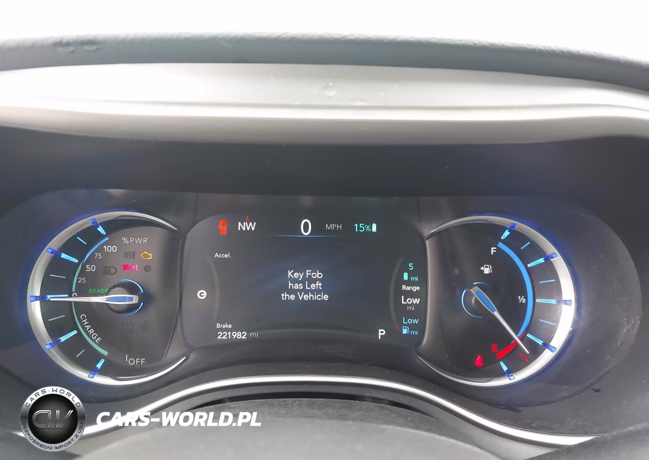 2018 Chrysler Pacifica Hybrid Touring Plus VIN:2C4RC1H79JR236546 - 7