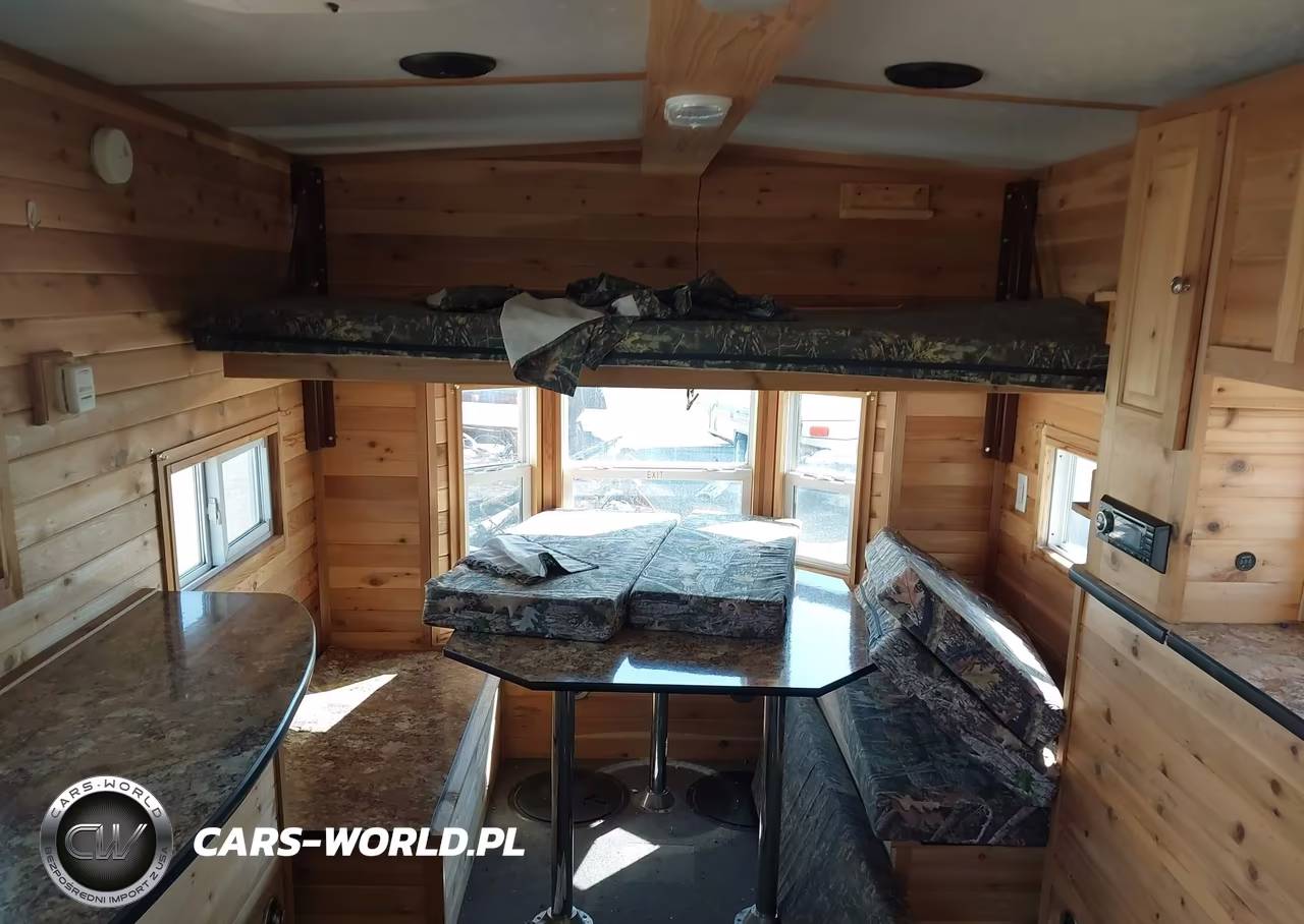 2019 Ice Castle Fish House VIN:5TJBE2313KM024126 - 8