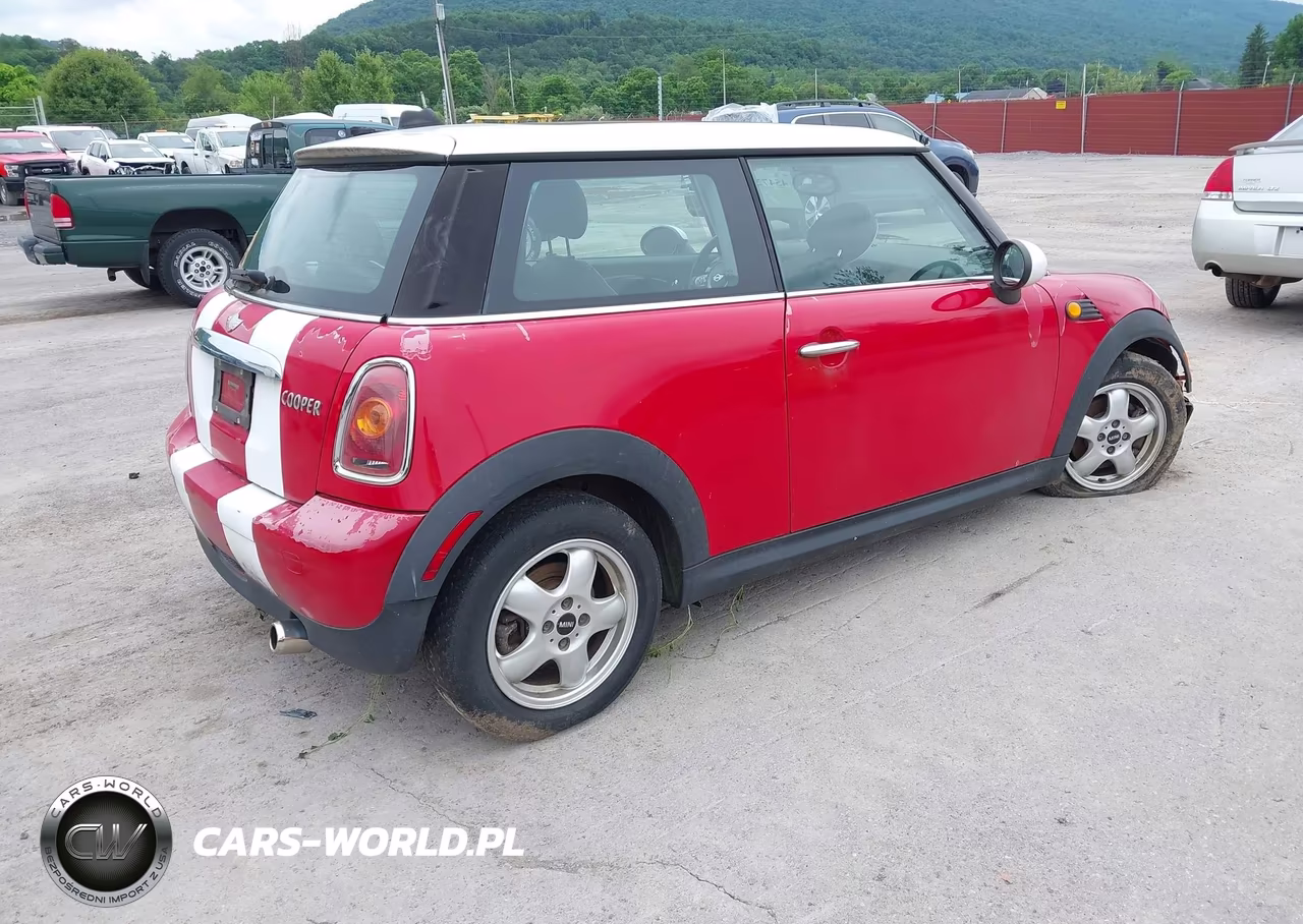 2007 Mini Cooper VIN:WMWMF33527TL77959 - 4