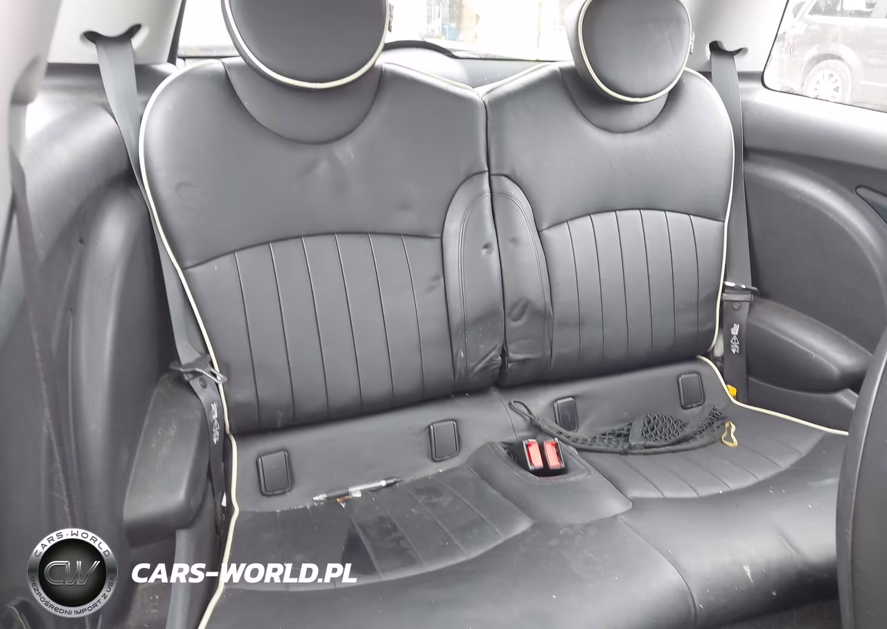 2007 Mini Cooper VIN:WMWMF33527TL77959 - 8
