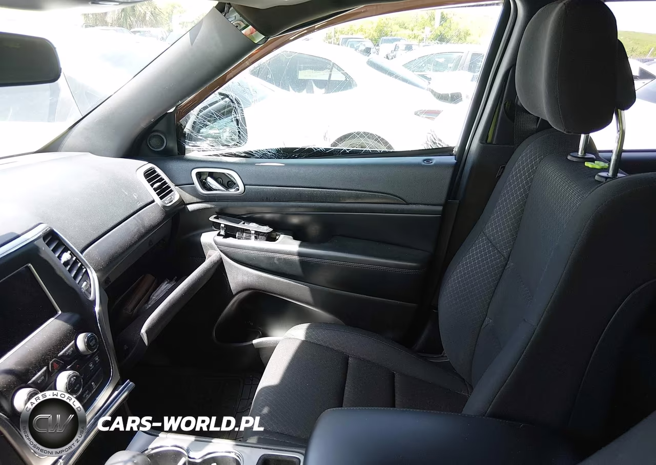 2018 Jeep Grand Cherokee Laredo 4X4 VIN:1C4RJFAG9JC188438 - 5
