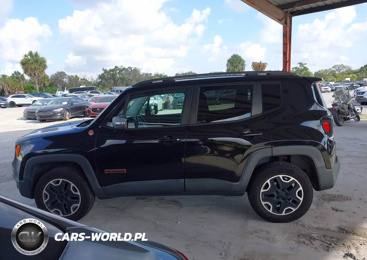 2015 Jeep Renegade Trailhawk VIN:ZACCJBCT4FPB31012 - 14