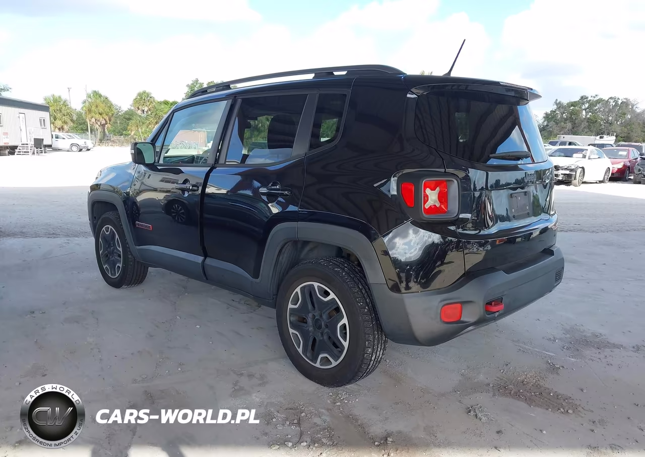 2015 Jeep Renegade Trailhawk VIN:ZACCJBCT4FPB31012 - 3