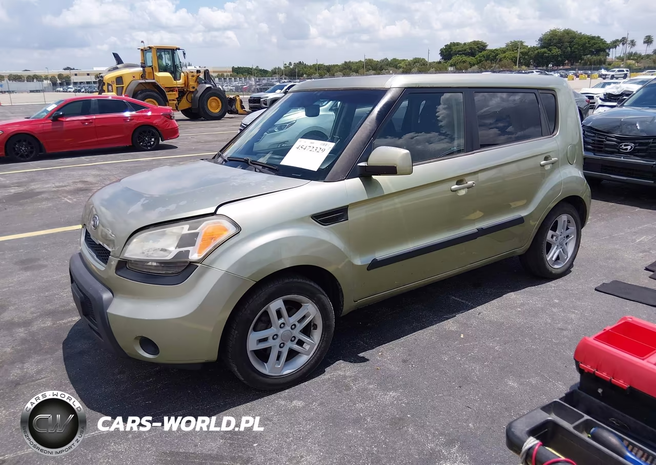 2011 Kia Soul + VIN:KNDJT2A25B7275896 - 2