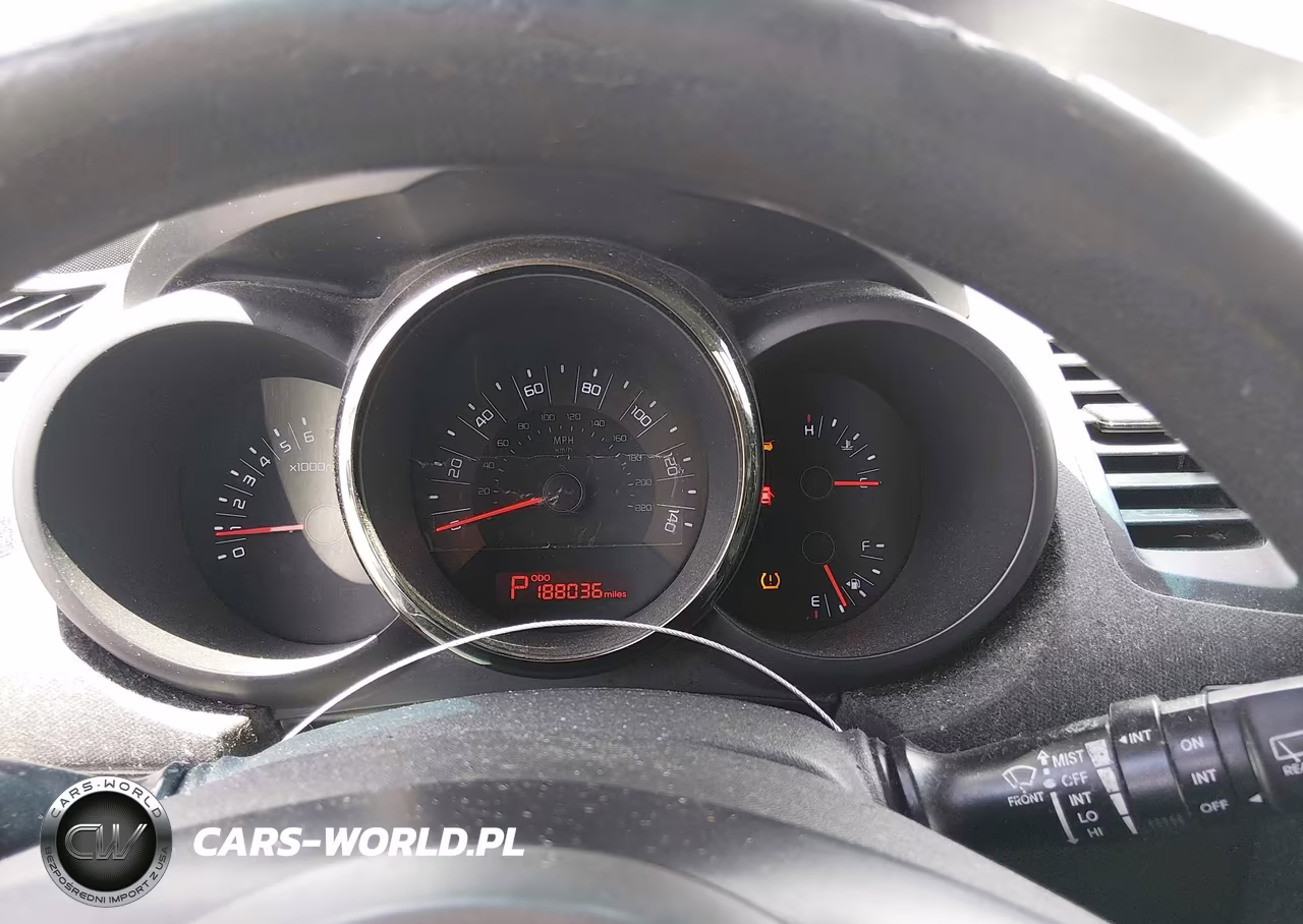2011 Kia Soul + VIN:KNDJT2A25B7275896 - 7