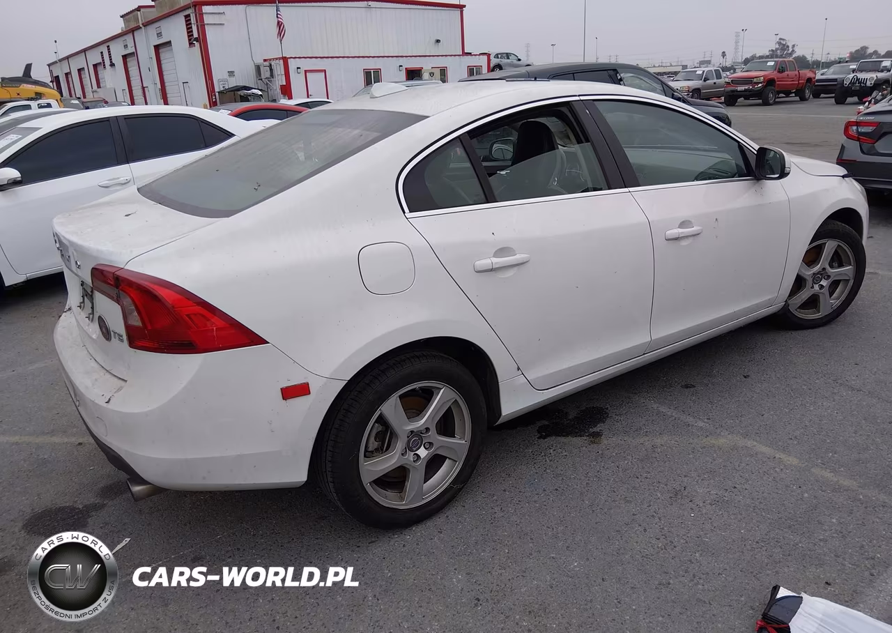 2013 Volvo S60 T5 VIN:YV1612FS3D2221740 - 4