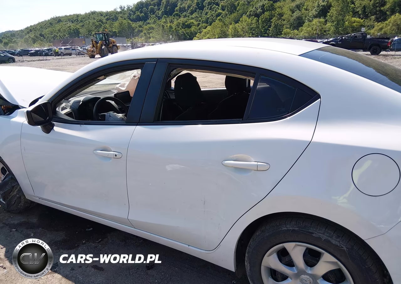 2018 Mazda Mazda3 Sport VIN:3MZBN1U70JM214716 - 14