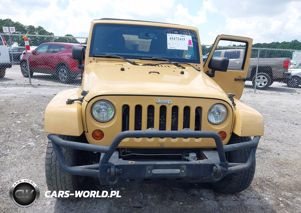 2013 Jeep Wrangler Unlimited Sahara VIN:1C4HJWEG5DL629184 - 13