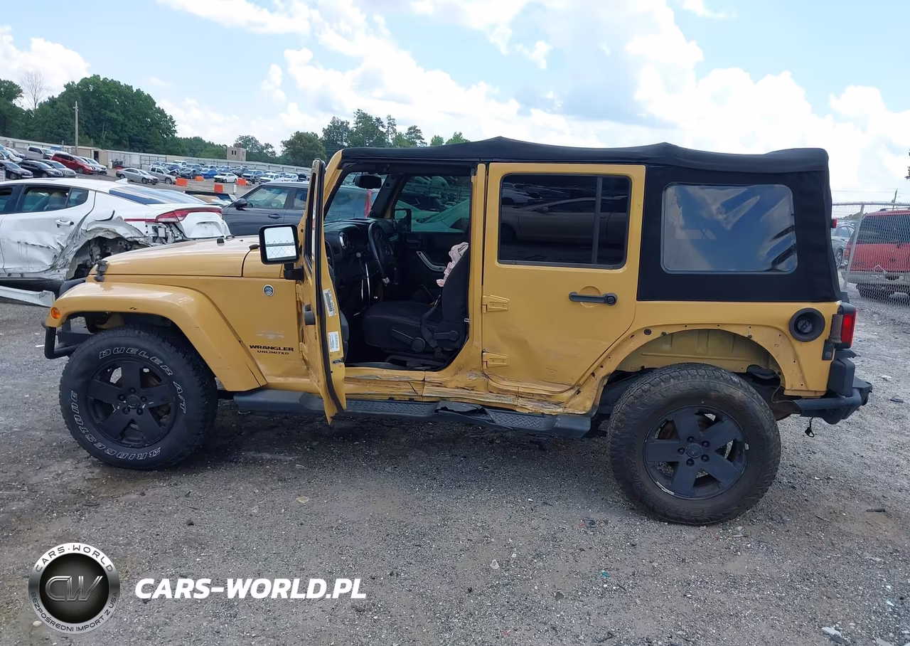 2013 Jeep Wrangler Unlimited Sahara VIN:1C4HJWEG5DL629184 - 15