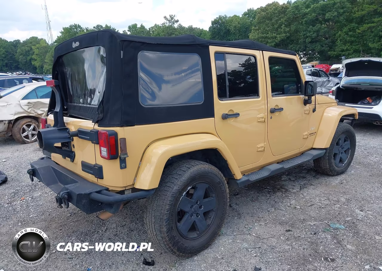 2013 Jeep Wrangler Unlimited Sahara VIN:1C4HJWEG5DL629184 - 4