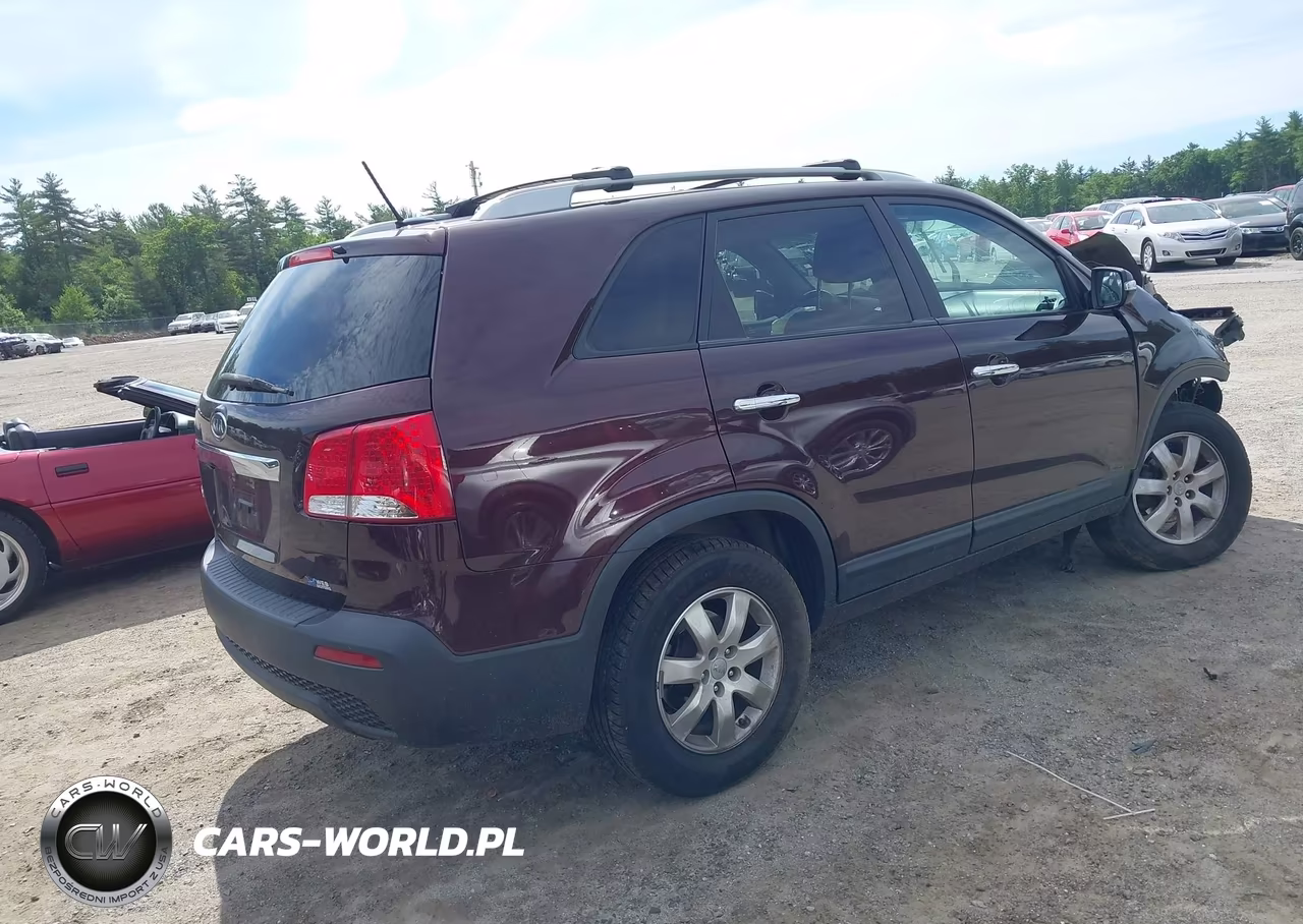 2012 Kia Sorento Lx VIN:5XYKT3A67CG246384 - 4