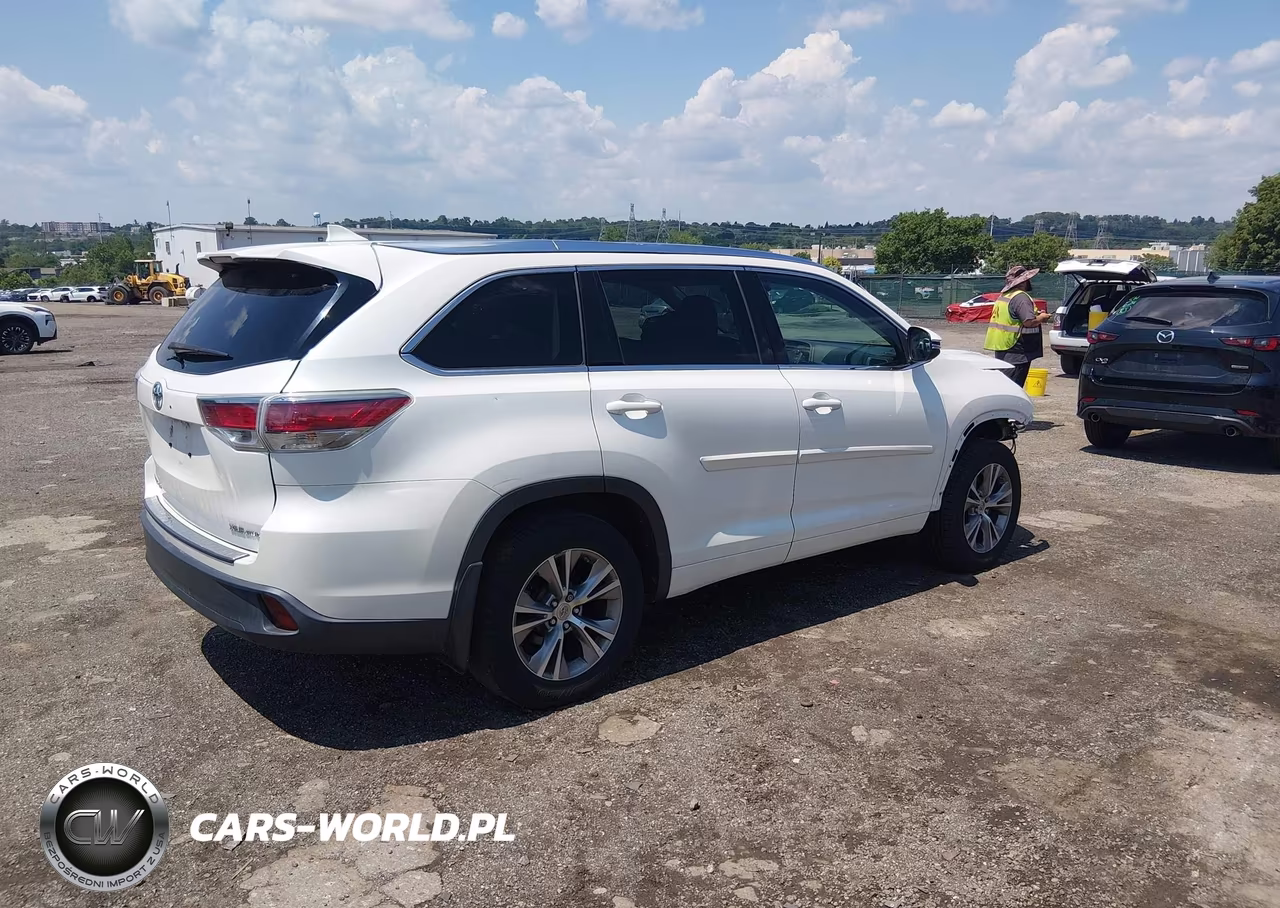 2015 Toyota Highlander Xle V6 VIN:5TDJKRFHXFS144614 - 4