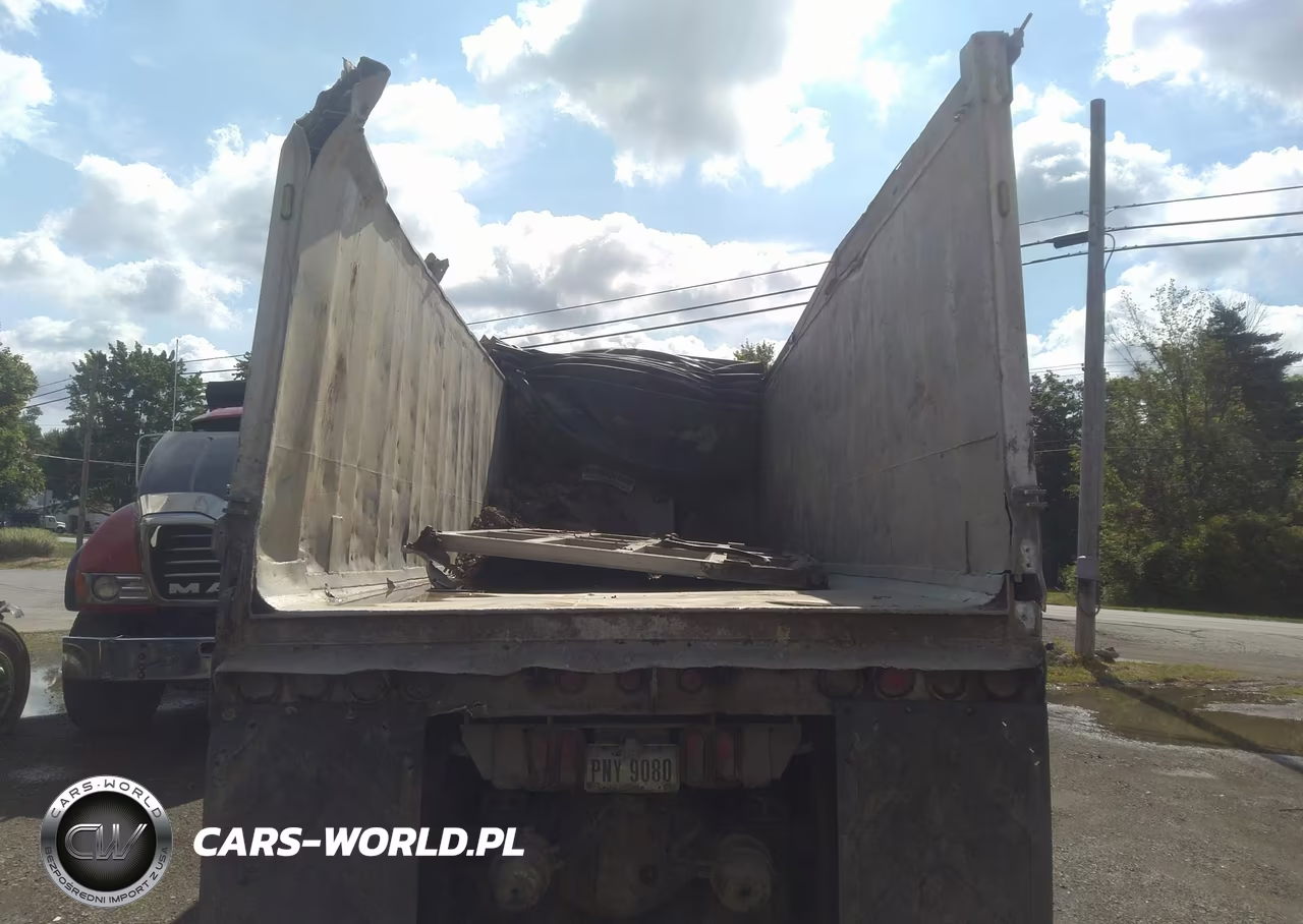 1997 Kenworth Construction T800 VIN:1NKDXUTX2VJ753476 - 8